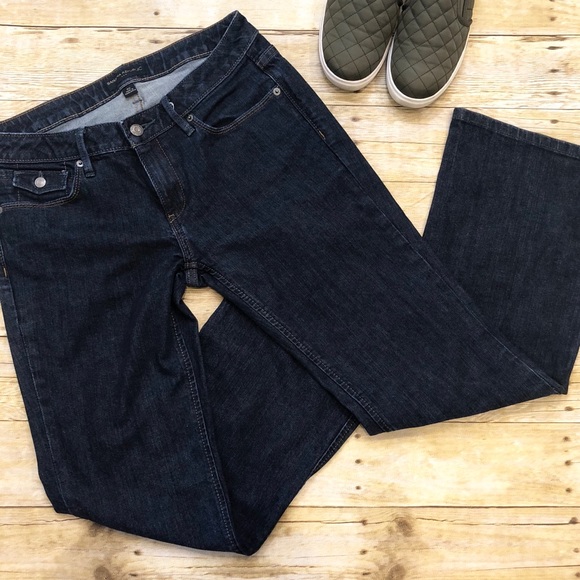 Banana Republic Denim - BANANA REPUBLIC | Dark Wash Flare Leg Jeans 6S